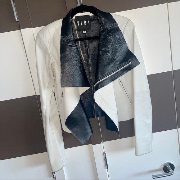 VEDA White & Black Flap Leather Jacket Size Medium - Picture 3 of 15
